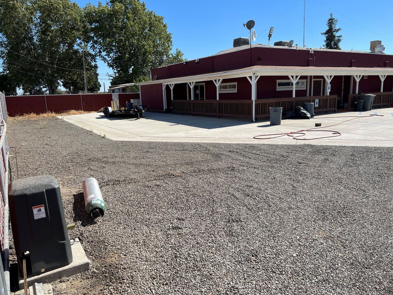 Turn Key Bar & Apartment in Riverdale, CA: 5020 19 1/2 Ave, Riverdale, CA 93656